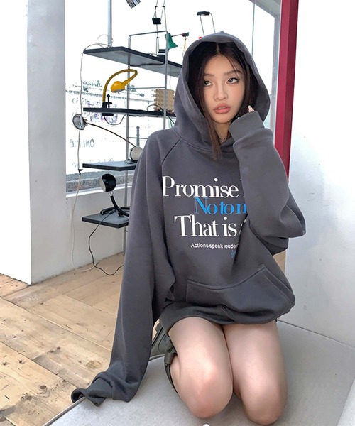 LAFFMO(ラフモ)の「ロゴプリント裏起毛フーディー(スウェット・レディース・グレー・S/M/L)」の6枚目の写真