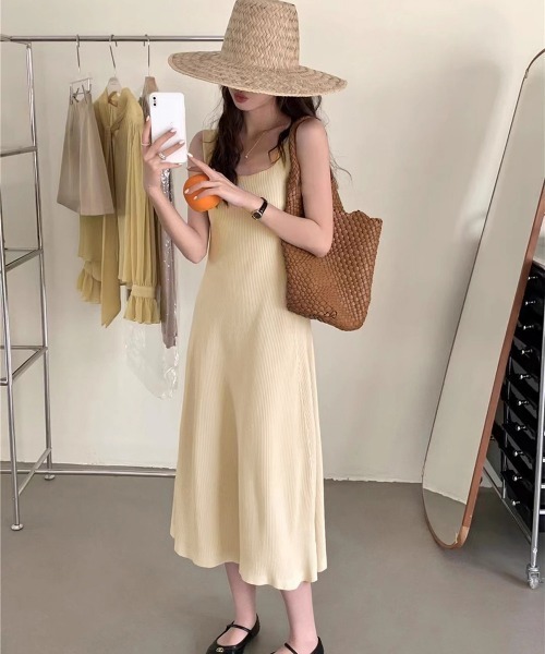 Miniministore(ミニミニストア)の「ニットタンクワンピース スクエアネック(ワンピース・レディース・ベージュ/ブラック・FREE)」の9枚目の写真