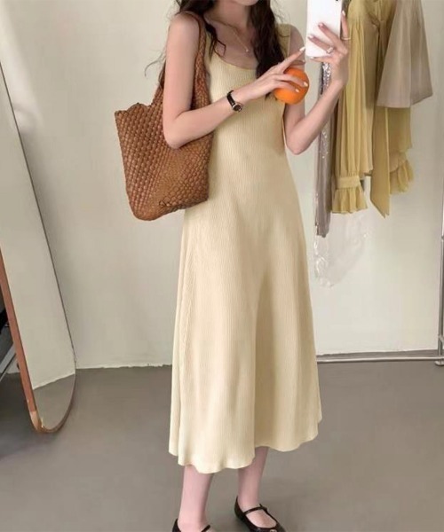 Miniministore(ミニミニストア)の「ニットタンクワンピース スクエアネック(ワンピース・レディース・ベージュ/ブラック・FREE)」の12枚目の写真