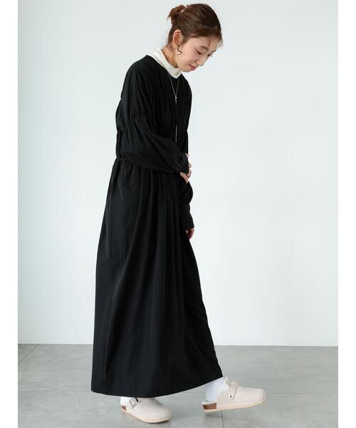 Lugnoncure（ルノンキュール）の「シャーリングワンピース（ワンピース・レディース・ブラック/カーキ/ベージュ・F）」の18枚目の写真