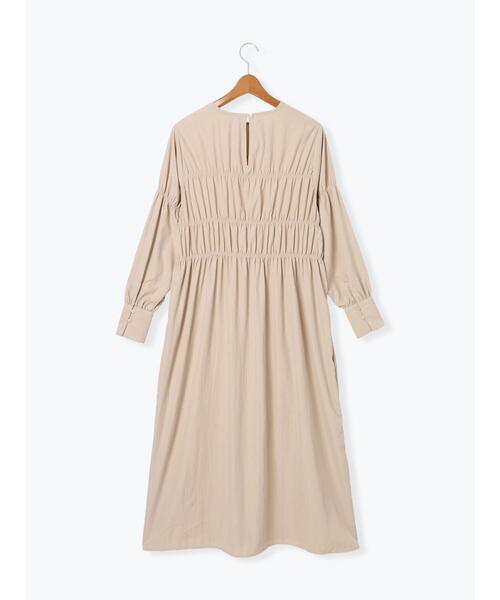 Lugnoncure（ルノンキュール）の「シャーリングワンピース（ワンピース・レディース・ブラック/カーキ/ベージュ・F）」の8枚目の写真