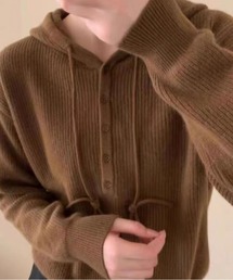フード付きプルオーバーニット