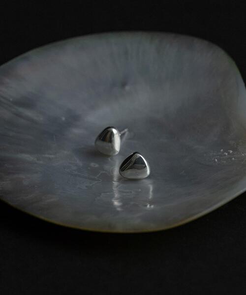SMELLY(スメリー)の「SMELLY so’ grain pierce(ピアス(両耳用)・レディース・シルバー・-)」の9枚目の写真