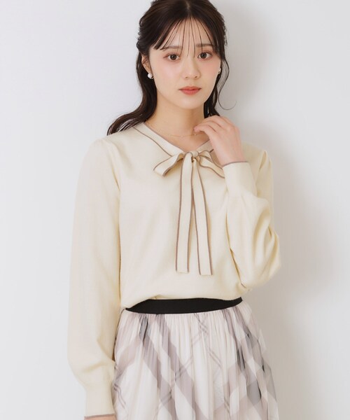 couture brooch(クチュールブローチ)の「【レディライクな華奢見せニット】配色ラインリボンタイニット(ニット/セーター・レディース・アイボリー/サンドベージュ/ブラック・38/42)」の22枚目の写真