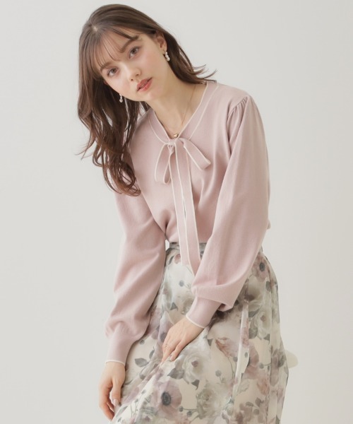 couture brooch(クチュールブローチ)の「【レディライクな華奢見せニット】配色ラインリボンタイニット(ニット/セーター・レディース・アイボリー/サンドベージュ/ブラック・38/42)」の5枚目の写真