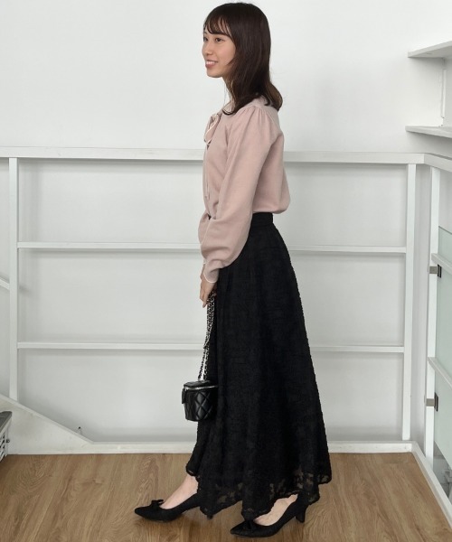 couture brooch(クチュールブローチ)の「【レディライクな華奢見せニット】配色ラインリボンタイニット(ニット/セーター・レディース・アイボリー/サンドベージュ/ブラック・38/42)」の7枚目の写真