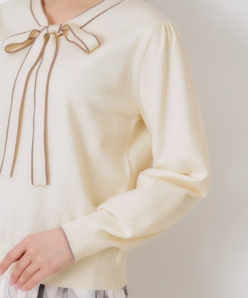 couture brooch(クチュールブローチ)の「【レディライクな華奢見せニット】配色ラインリボンタイニット(ニット/セーター・レディース・アイボリー/サンドベージュ/ブラック・38/42)」の17枚目の写真