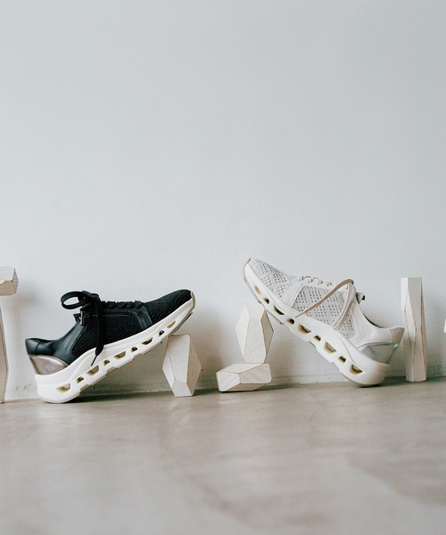cava cava（サヴァサヴァ）の「ニットスニーカー　1320665（スニーカー・レディース・ホワイト/ブラック・L/M/LL/S）」の3枚目の写真