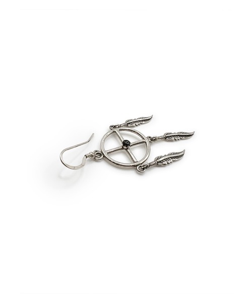 Indian Jewelry(インディアンジュエリー)の「THEATER シアターセレクト クロスデザイン3フェザードロップフックピアス Made in USA(ピアス(両耳用)・メンズ・シルバー・FREE)」の4枚目の写真
