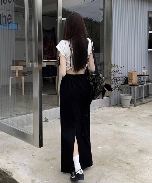 Per sist ence（パーシエンス）の「スリットスウェットスカート（スカート・レディース・ブラック/グレー・FREE）」の4枚目の写真