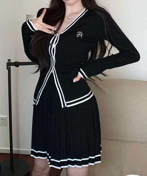 SPIGA（スピーガ）の「ﾗｲﾝ入りﾆｯﾄｶｰﾃﾞ+ﾌﾟﾘｰﾂSKｾｯﾄ（つなぎ/オールインワン・レディース・ブルー/グレー/ブラック・FREE）」の16枚目の写真