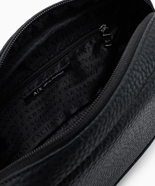 ARMANI EXCHANGE（アルマーニエクスチェンジ）の「【A|X アルマーニ エクスチェンジ】AXロゴ ポーチ/セカンドバッグ（ポーチ・メンズ・ブラック・FREE）」の4枚目の写真