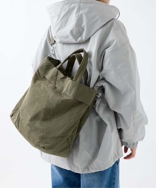 meltum(メルタム)の「【ZOZO限定】2WAY NYLON TOTE SHOULDER(ショルダーバッグ・メンズ・マスタード/オリーブ/ライトベージュ/ブラック・FREE)」の13枚目の写真
