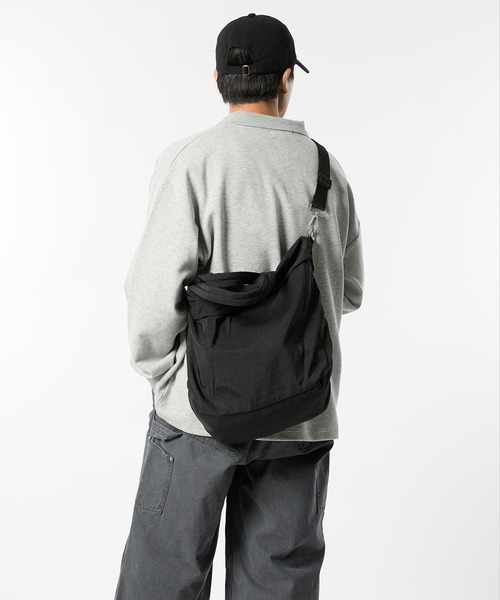 meltum(メルタム)の「【ZOZO限定】2WAY NYLON TOTE SHOULDER(ショルダーバッグ・メンズ・マスタード/オリーブ/ライトベージュ/ブラック・FREE)」の7枚目の写真