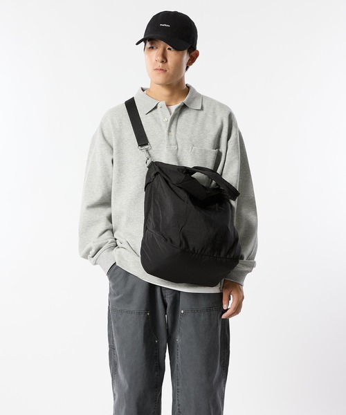 meltum(メルタム)の「【ZOZO限定】2WAY NYLON TOTE SHOULDER(ショルダーバッグ・メンズ・マスタード/オリーブ/ライトベージュ/ブラック・FREE)」の6枚目の写真