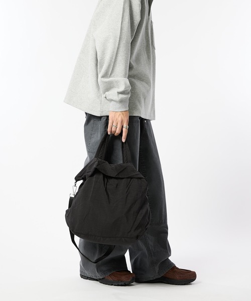 meltum(メルタム)の「【ZOZO限定】2WAY NYLON TOTE SHOULDER(ショルダーバッグ・メンズ・マスタード/オリーブ/ライトベージュ/ブラック・FREE)」の8枚目の写真