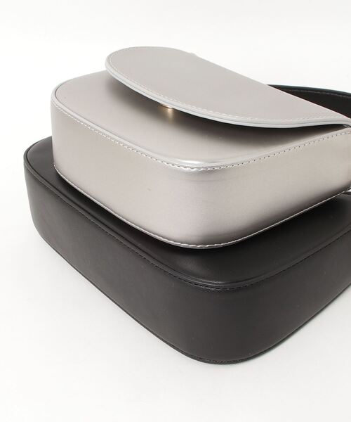 artemis by DIANA(アルテミスバイダイアナ)の「マルチWAY ショルダーストラップ付属 ミニバッグ付きハンドバッグ(ハンドバッグ・レディース・ダークベージュ/ベージュ/グレー/ブラック・FREE)」の20枚目の写真