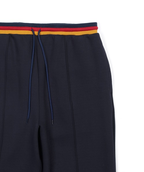 The DUFFER of ST.GEORGE(ザダファーオブセントジョージ)の「【WEB限定アイテム】COLOR WAIST RIB PINTUCK WIDE PANTS:ダンボールニット カラーウエストリブ ピンタック バギーパンツ(その他パンツ・メンズ・グレー/ブラック/ネイビー・X-LARGE/LARGE/MEDIUM/SMALL)」の17枚目の写真