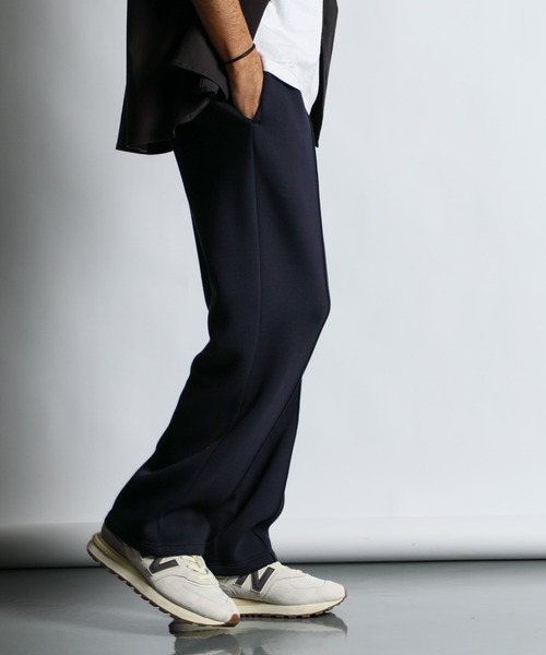 The DUFFER of ST.GEORGE(ザダファーオブセントジョージ)の「【WEB限定アイテム】COLOR WAIST RIB PINTUCK WIDE PANTS:ダンボールニット カラーウエストリブ ピンタック バギーパンツ(その他パンツ・メンズ・グレー/ブラック/ネイビー・X-LARGE/LARGE/MEDIUM/SMALL)」の6枚目の写真