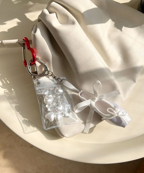 Me%(ミィパーセント)の「カラフルハートカラビナ 308673(キーホルダー・レディース・グレー/ブラック/レッド・FREE)」の17枚目の写真