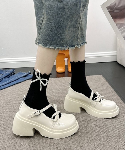 WEGO（ウィゴー）の「WEGO/厚底リボンエナメルメリージェーンシューズ/ローファー（ローファー・レディース・ホワイト/ブラック・LARGE/MEDIUM）」の7枚目の写真