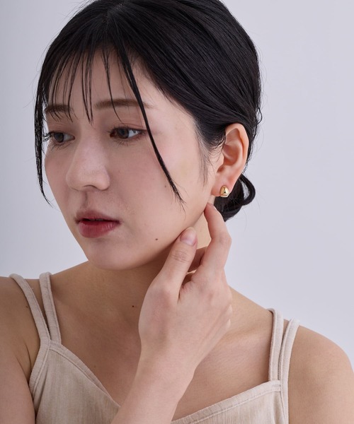 CALIN STANDARD(カリンスタンダード)の「◆金属アレルギー対応◆◆made in japan◆【片手でスムースワンタッチ】オーバルドロップ ミニスムースピアス(ピアス(両耳用)・レディース・ゴールド/ピンクゴールド/シルバー・FREE)」の6枚目の写真
