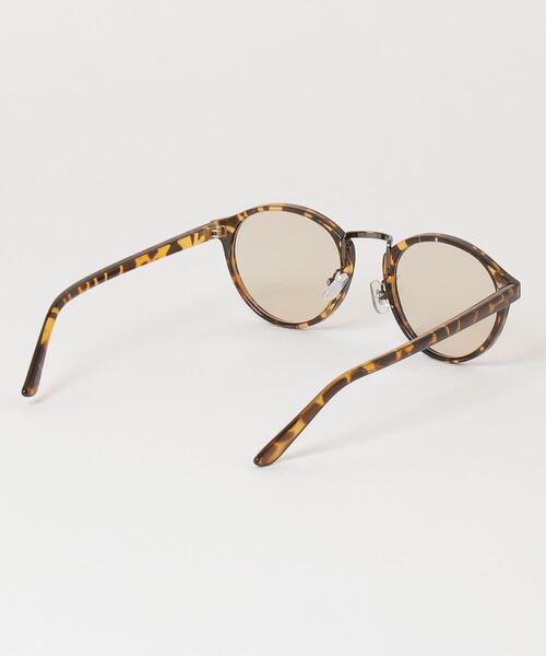 NANO universe(ナノユニバース)の「アイウェア/ボストン型 コンビネーションメタルフレーム(サングラス・メンズ・グレー/ブラウン・FREE)」の4枚目の写真