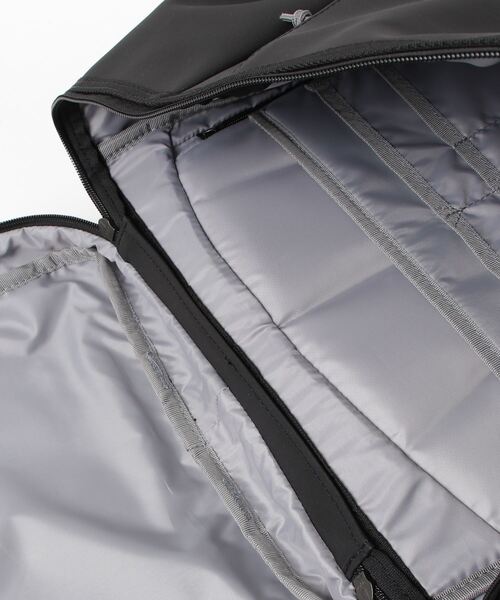 Columbia(コロンビア)の「コロンビア【Columbia】ボックスリュック 35L(ショルダーバッグ・メンズ・ブラック×グレー/ブラック×ホワイト/ブラック・フリ-)」の5枚目の写真