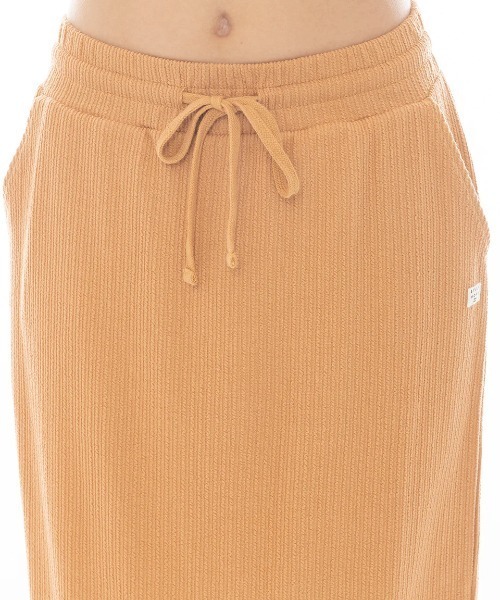 BILLABONG(ビラボン)の「BILLABONG レディース 【CHILLWEAR】 JACQUARD RIB LONG SKIRT スカート 【2025年春夏モデル】/ビラボンウエストゴムドローコード付きスリットロングスカート(スカート・レディース・ブラック/アイボリー/オレンジ系その他・MEDIUM)」の20枚目の写真