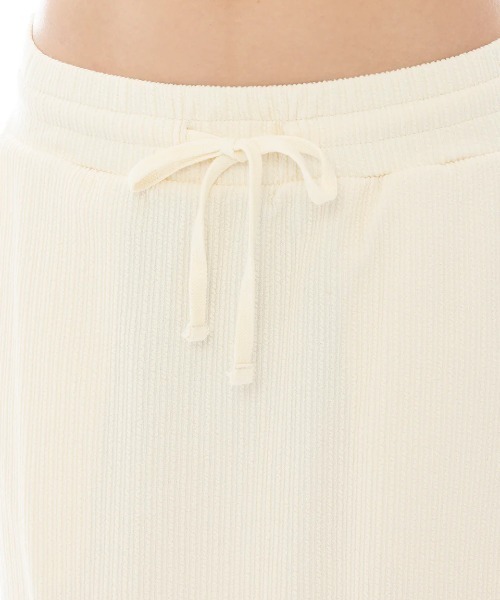 BILLABONG(ビラボン)の「BILLABONG レディース 【CHILLWEAR】 JACQUARD RIB LONG SKIRT スカート 【2025年春夏モデル】/ビラボンウエストゴムドローコード付きスリットロングスカート(スカート・レディース・ブラック/アイボリー/オレンジ系その他・MEDIUM)」の7枚目の写真