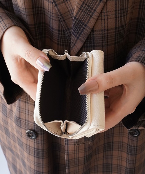 ammy.（エイミードット）の「【 ammy. / エイミードット 】 三つ折り 財布 / ミニ ウォレット（財布・レディース・グリーン/モカ/アイボリー/ブラック/ピンクベージュ/ブルー・FREE）」の9枚目の写真