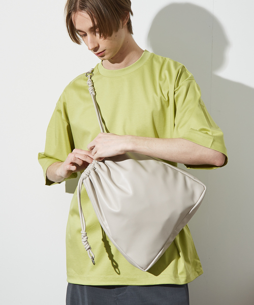 ABAHOUSE(アバハウス)の「【マルチウェイ】 フェイクレザー 巾着ナップサック / ショルダーバッグ / ユニセックス(バックパック/リュック・メンズ・ブラック/グレイッシュベージュ・フリー)」の15枚目の写真