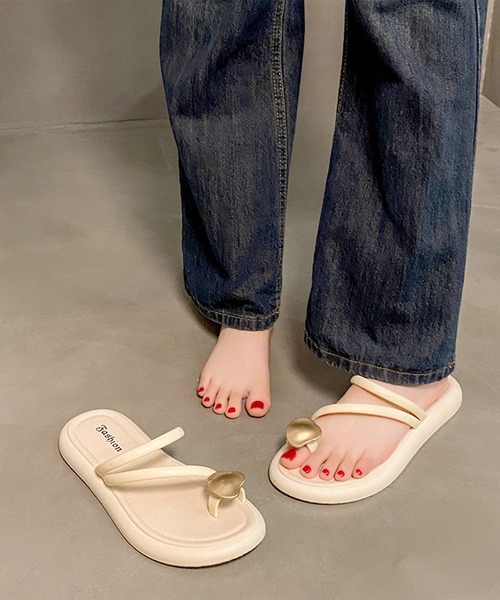 セール】レザー調 メタル モチーフ ストラップ トング サンダル