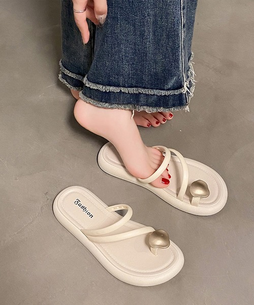 セール】レザー調 メタル モチーフ ストラップ トング サンダル