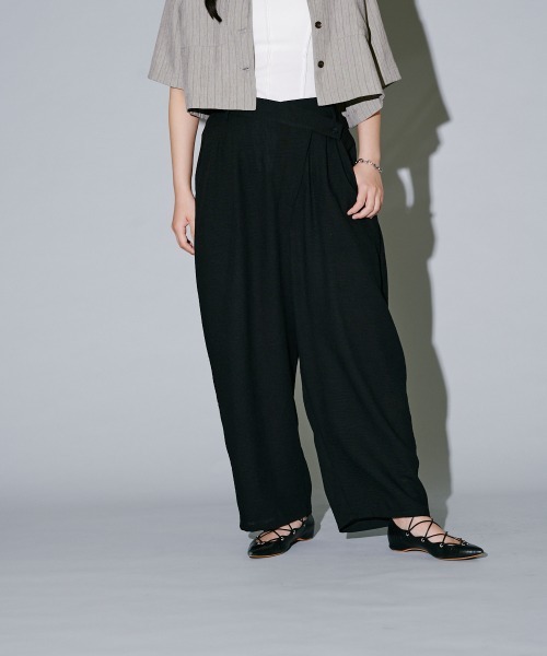 terrace（テラス）の「リネンライクアシメラップパンツ（チノパンツ・レディース・ブラック/グレー/キナリ・MEDIUM）」の18枚目の写真