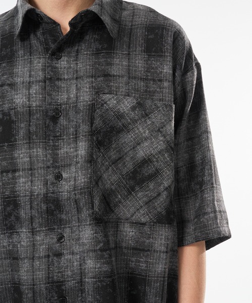 kutir(クティール)の「VINTAGEWASHED OMBRE CHECK SHIRT/ヴィンテージ加工オンブレチェックシャツ(シャツ/ブラウス・メンズ・ネイビー/ブラック/グレー・MEDIUM/LARGE)」の10枚目の写真