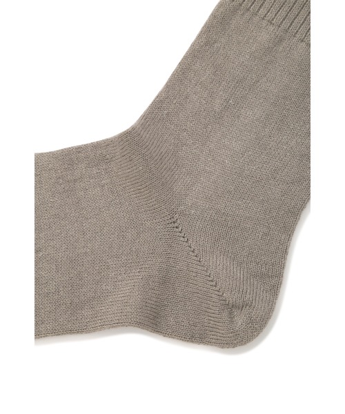 MARGARET HOWELL（マーガレットハウエル）の「LINEN PLAIN SOCKS（ソックス/靴下・メンズ・カーキ/ブラック/ベージュ系その他3・FREE）」の5枚目の写真
