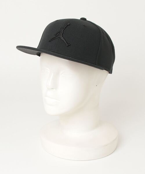 JORDAN BRAND(ジョーダンブランド)の「ジョーダン ジョーダン PRO FB ジャンプ キャップ S(キャップ・メンズ・ブラック×ブラック/ブラック・S/M/L)」の1枚目の写真
