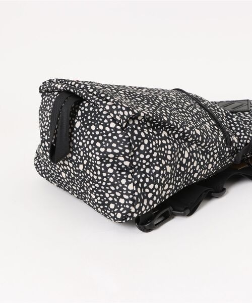 KELTY(ケルティ)の「【KELTY】MINI ONE SHOULDER / ミニワンショルダー(バックパック/リュック・レディース・レオパード/ブラック/オリーブ/アニマル/ダークグレー/ネイビー/マスタード/その他1/その他3/セージグリーン/タン/ブラウン系その他/その他2/モカ・ONE SIZE)」の16枚目の写真