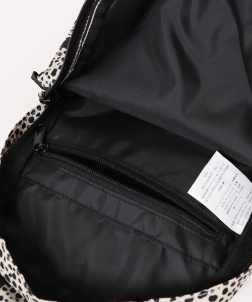 KELTY(ケルティ)の「【KELTY】MINI ONE SHOULDER / ミニワンショルダー(バックパック/リュック・レディース・レオパード/ブラック/オリーブ/アニマル/ダークグレー/ネイビー/マスタード/その他1/その他3/セージグリーン/タン/ブラウン系その他/その他2/モカ・ONE SIZE)」の21枚目の写真