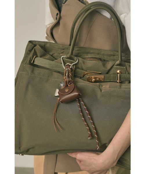 marjour（マージュール）の「MICRO BAG CHARM（キーホルダー・レディース・ブラウン・FREE）」の2枚目の写真