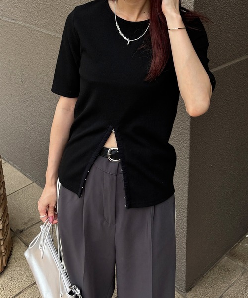 ISOOK（アイスー）の「【ISOOK / アイスー】ホックデザインリブTシャツ / 半袖 カットソー スリットTシャツ リブトップス オフィスカジュアル ZOZOTOWN限定（Tシャツ/カットソー・レディース・ブラック/ベージュ/グレー・FREE）」の9枚目の写真