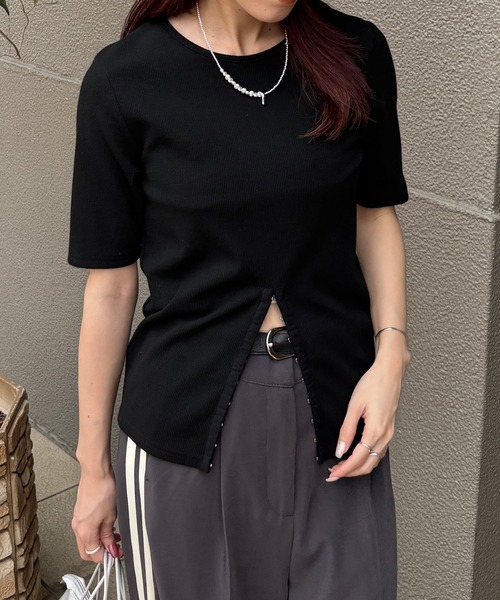 ISOOK（アイスー）の「【ISOOK / アイスー】ホックデザインリブTシャツ / 半袖 カットソー スリットTシャツ リブトップス オフィスカジュアル ZOZOTOWN限定（Tシャツ/カットソー・レディース・ブラック/ベージュ/グレー・FREE）」の11枚目の写真