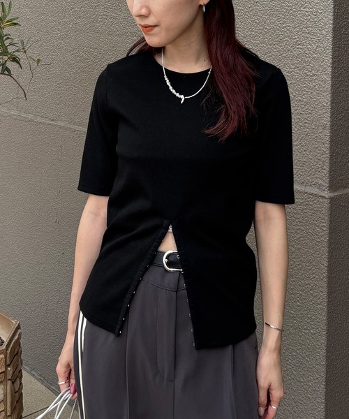 ISOOK（アイスー）の「【ISOOK / アイスー】ホックデザインリブTシャツ / 半袖 カットソー スリットTシャツ リブトップス オフィスカジュアル ZOZOTOWN限定（Tシャツ/カットソー・レディース・ブラック/ベージュ/グレー・FREE）」の12枚目の写真
