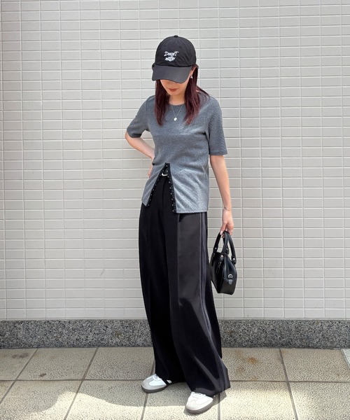 ISOOK（アイスー）の「【ISOOK / アイスー】ホックデザインリブTシャツ / 半袖 カットソー スリットTシャツ リブトップス オフィスカジュアル ZOZOTOWN限定（Tシャツ/カットソー・レディース・ブラック/ベージュ/グレー・FREE）」の16枚目の写真