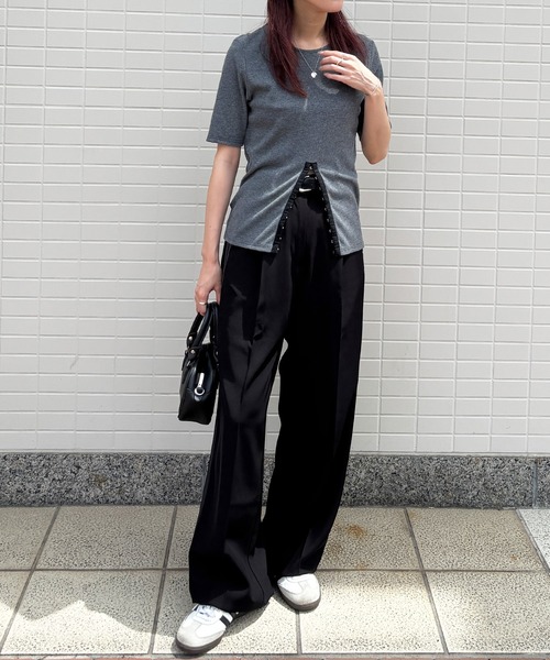 ISOOK（アイスー）の「【ISOOK / アイスー】ホックデザインリブTシャツ / 半袖 カットソー スリットTシャツ リブトップス オフィスカジュアル ZOZOTOWN限定（Tシャツ/カットソー・レディース・ブラック/ベージュ/グレー・FREE）」の19枚目の写真
