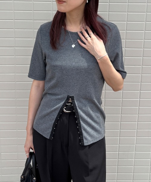 ISOOK（アイスー）の「【ISOOK / アイスー】ホックデザインリブTシャツ / 半袖 カットソー スリットTシャツ リブトップス オフィスカジュアル ZOZOTOWN限定（Tシャツ/カットソー・レディース・ブラック/ベージュ/グレー・FREE）」の22枚目の写真