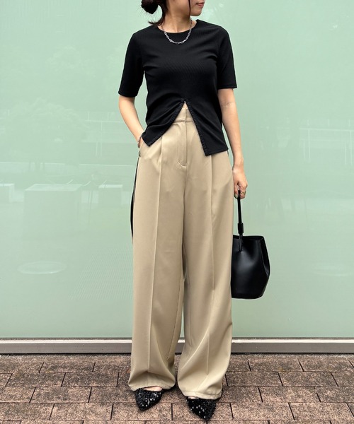 ISOOK（アイスー）の「【ISOOK / アイスー】ホックデザインリブTシャツ / 秋 半袖 カットソー スリットTシャツ リブトップス オフィスカジュアル ZOZOTOWN限定（Tシャツ/カットソー・レディース・ブラック/ベージュ/グレー・FREE）」の11枚目の写真