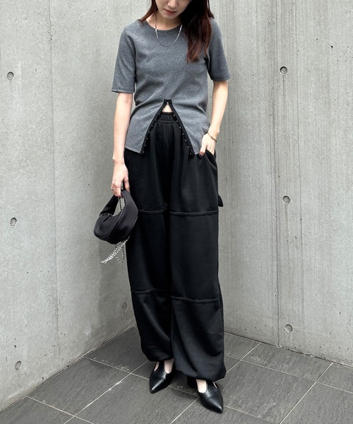 ISOOK（アイスー）の「【ISOOK / アイスー】ホックデザインリブTシャツ / 秋 半袖 カットソー スリットTシャツ リブトップス オフィスカジュアル ZOZOTOWN限定（Tシャツ/カットソー・レディース・ブラック/ベージュ/グレー・FREE）」の17枚目の写真