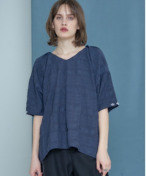 Muel Chic(ミュエルシック)の「Helena blouse ヘレナブラウス(シャツ/ブラウス・レディース・ネイビー/ホワイト/ライトブルー・FREE)」の18枚目の写真